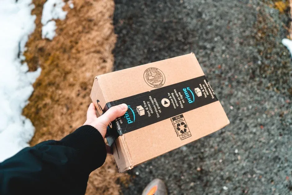Infografía sobre las ventajas de Amazon Prime mostrando estadísticas de conversión récord para vendedores y marcas de comercio electrónico.